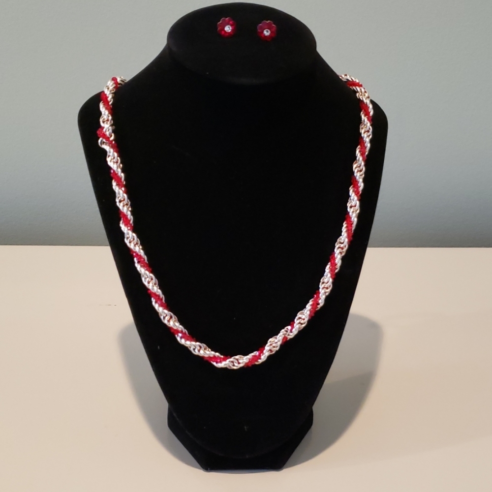 Bead and chain link necklace and flower earrings